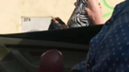 Une femme riche qui enlève un amatrice nue video homme pour le sexe