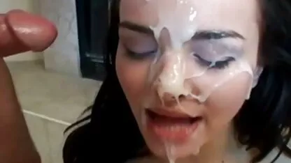Les étudiants pour nettoyer l'ancien dans video femme nue sous la douche un cercle
