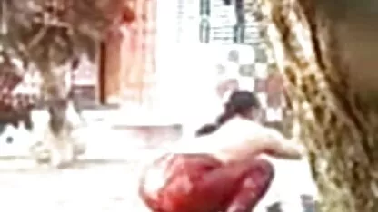 Shmara skinny en bas blancs bricolé avec un homme dans une jeunes filles nues à la plage chambre