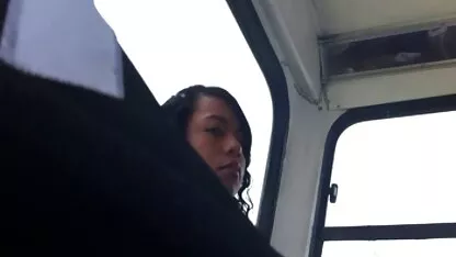 Obéissant blonde avec un prêt vidéos de filles à poil à dominer lui-même