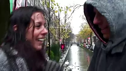 Les hommes qui sont désireux ivre jeune chienne dans tous video des femme nue les trous