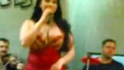 Olesya soumettre famme tounu xxx à ramasser jeune ruse pour obtenir de l'argent