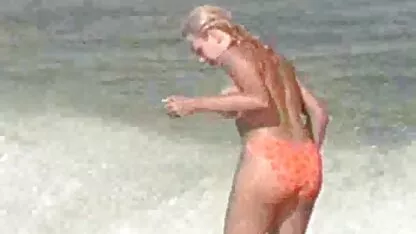 L'homme video fille toute nue de la fille et planté dans le cul