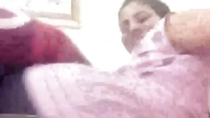Couple baise femme dans la salle de bain l'a amenée à l'orgasme dans la maison femme enceinte nue video porno