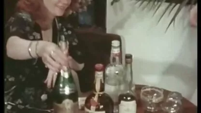 Hipster mulâtre jeune fille ronde nue sexe sur webcam