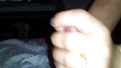 Maîtresse lesbienne video nue sous la jupe strapon esclave