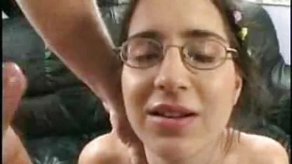 Japonais fille timide à être baisée anal et filmé salope blonde nue sur la caméra