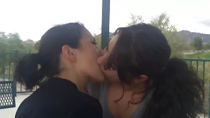 Dryuts glamour rousse fille video copine nue dans les deux trous