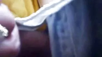 Le gars a filmé le sexe avec une prostituée salope arabe nue russe dans la salle de bain