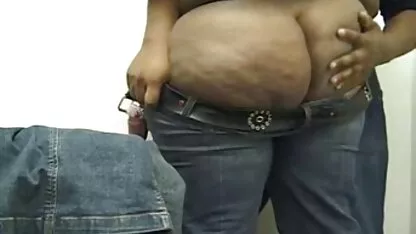 Deux mature 40 ans nue belles filles se relaient sur un ami plein de luxure