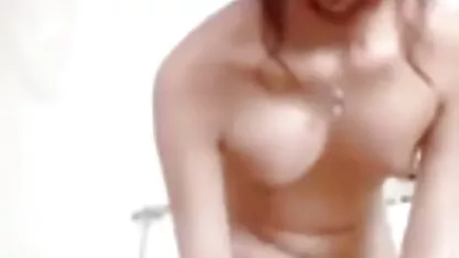 Rousse MILF profiter video de fille de 18 ans nue de la masturbation