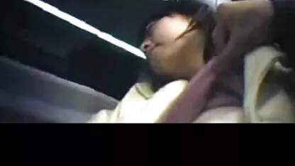 Étudiant douce beauté Tsarine à video nue sous la jupe un ami