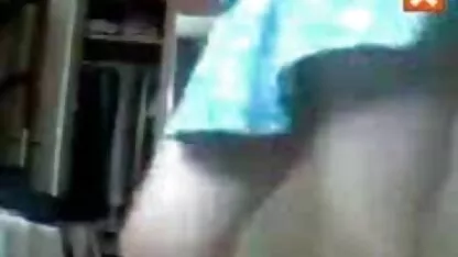 Marié video black nues bite dure dans la bouche et le cul de pute accessible