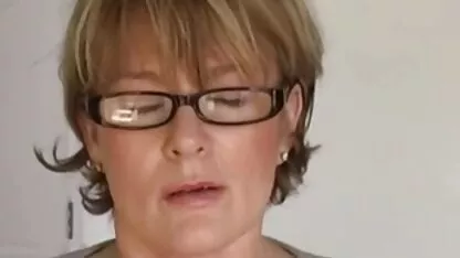 Boulons plus forts entre vidéos de grosses femmes nues le tampon Enseignant en bonne santé