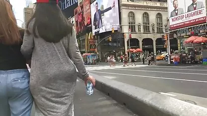 Grande promotion pour les videos femme nues femmes, avec le courrier membre recevant le magazine