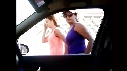 Les hommes empalé deux lesbiennes des vidéos de femmes nues plein de passion