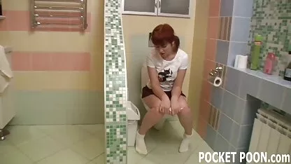 Les filles espionnaient le mouvement des hommes dans videos femmes mures nues le grenier de paille et l'abandonnaient