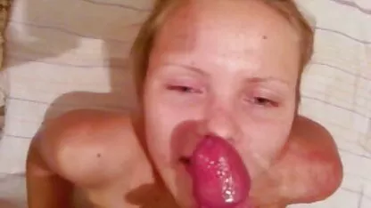 Les femmes japonaises pissent sur un verre et video femme blonde nue une bouteille