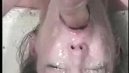 Barbara s'est brigitte lahaie nue video rendue à l'anus dans la chambre