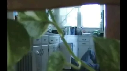 Les filles et enlever le strapon est devenu le cancer pour avoir des relations sexuelles video sex femme nue avec un homme