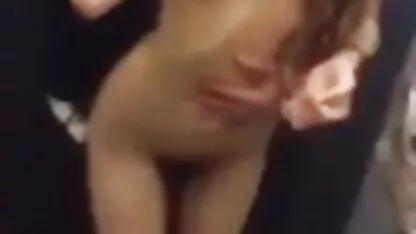 Une femme avec des seins en silicone a accepté d'avoir des relations sexuelles avec un homme video mere nue