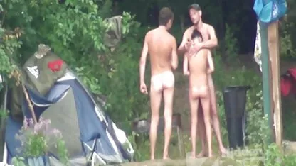 Les amateurs de baise noir blanc fille nu salope putes dans tous les trous