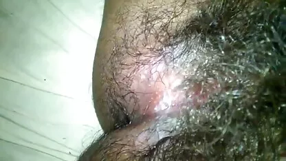 Belle fille de 18 ans sexy nue fille massage seins