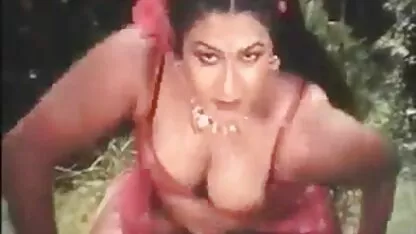 Un couple invite une femme noire à avoir maman nue video des relations sexuelles