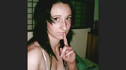 Fille forcée à sucer des video filles nues jouets sexuels en caoutchouc
