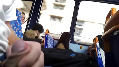 Étudiants lécher le fesses nues video chapeau avec des lunettes