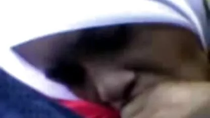 Fille baise sa copine video fille toute nue avec strapon