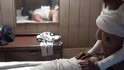 Le video amateur fille nue frère de la femme lesbienne enlève sa culotte et lèche tous les trous